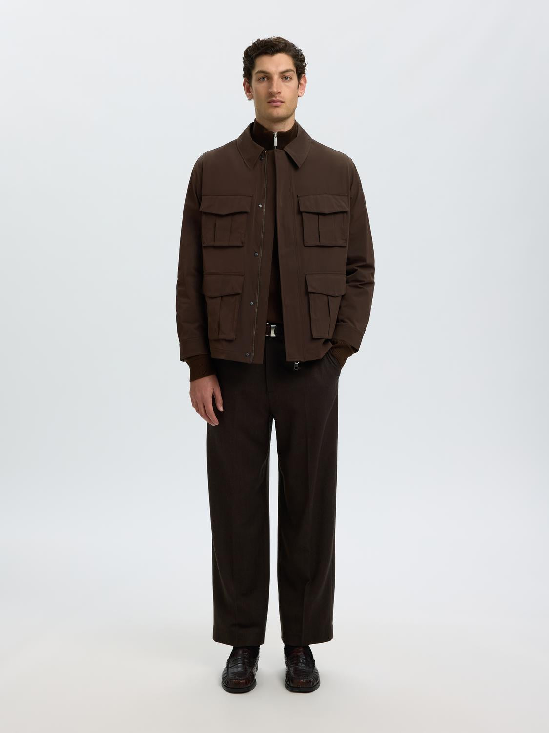model_shot-front_full